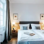 Residenz Weingut Schloss Reinhartshausen Frühstückspension Eltville am Rhein