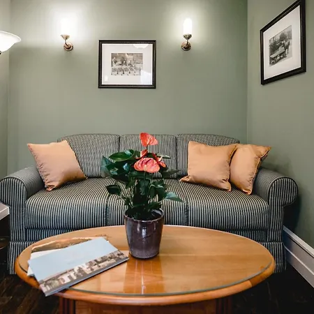 Residenz Weingut Schloss Reinhartshausen Eltville am Rhein