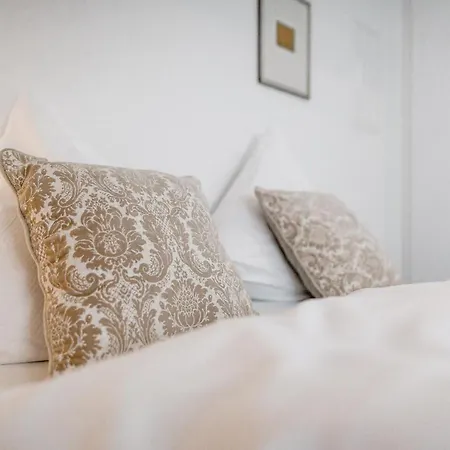 Residenz Weingut Schloss Reinhartshausen Nocleg ze śniadaniem *