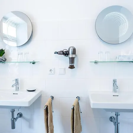 Residenz Weingut Schloss Reinhartshausen Nocleg ze śniadaniem *