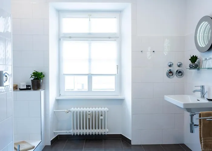 Residenz Weingut Schloss Reinhartshausen Bed & Breakfast