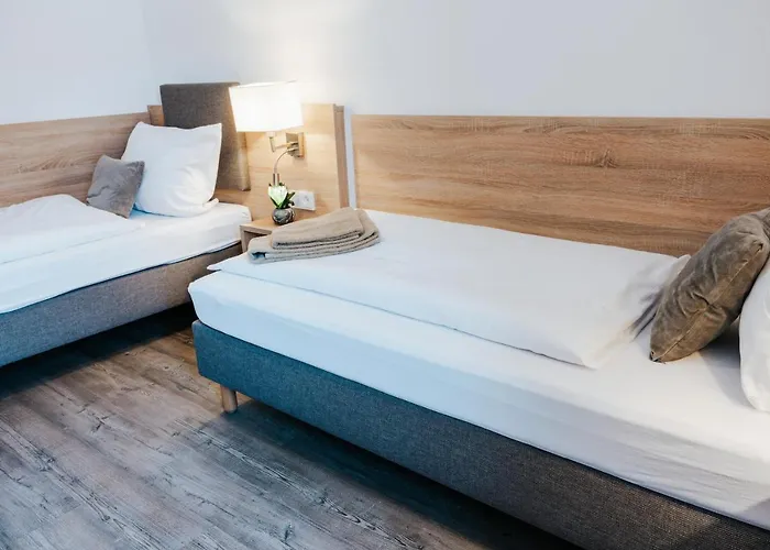 Residenz Weingut Schloss Reinhartshausen *