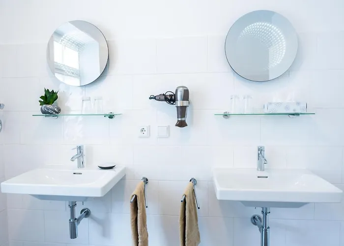 Residenz Weingut Schloss Reinhartshausen Bed & Breakfast *