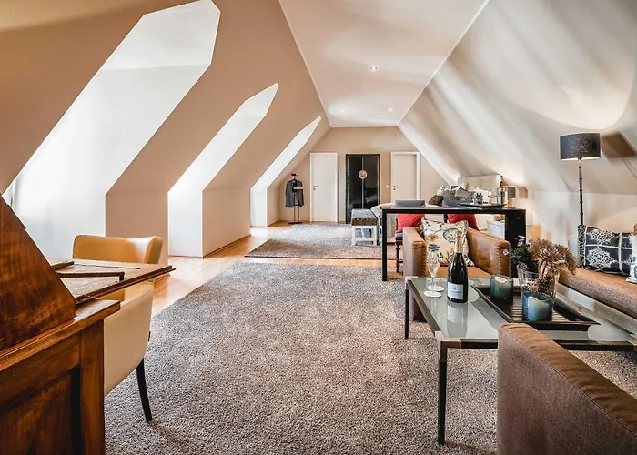 Residenz Weingut Schloss Reinhartshausen Bed & Breakfast