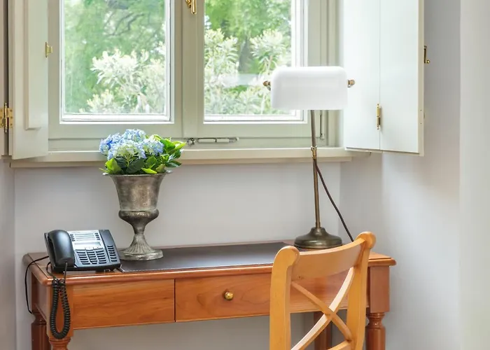 Residenz Weingut Schloss Reinhartshausen *